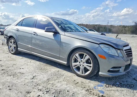2012 Mercedes-Benz E 350 из США, поврежденный, VIN WDDHF5KB5CA541255